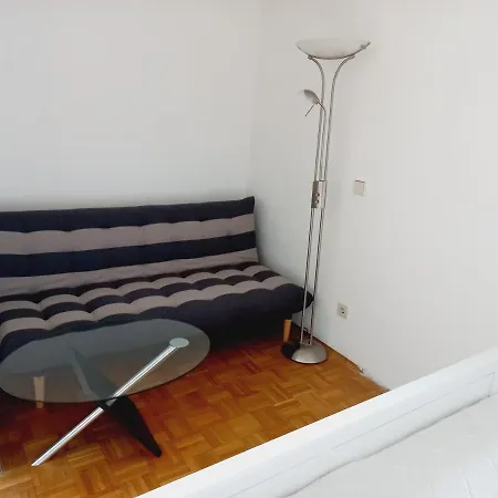 Apartamento Lora Klagenfurt am Woerthersee Exterior foto