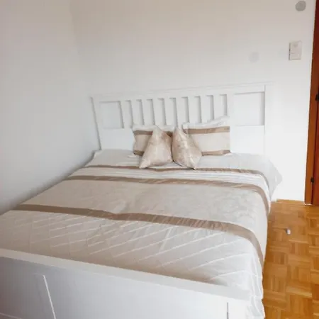 Apartamento Lora Klagenfurt am Woerthersee Exterior foto